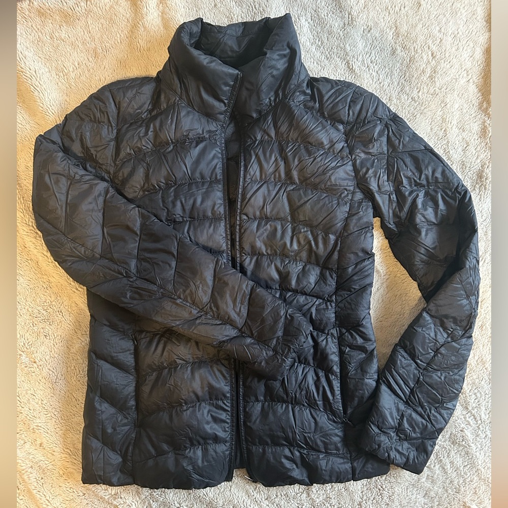 Uniqlo women’s lightweight down jacket